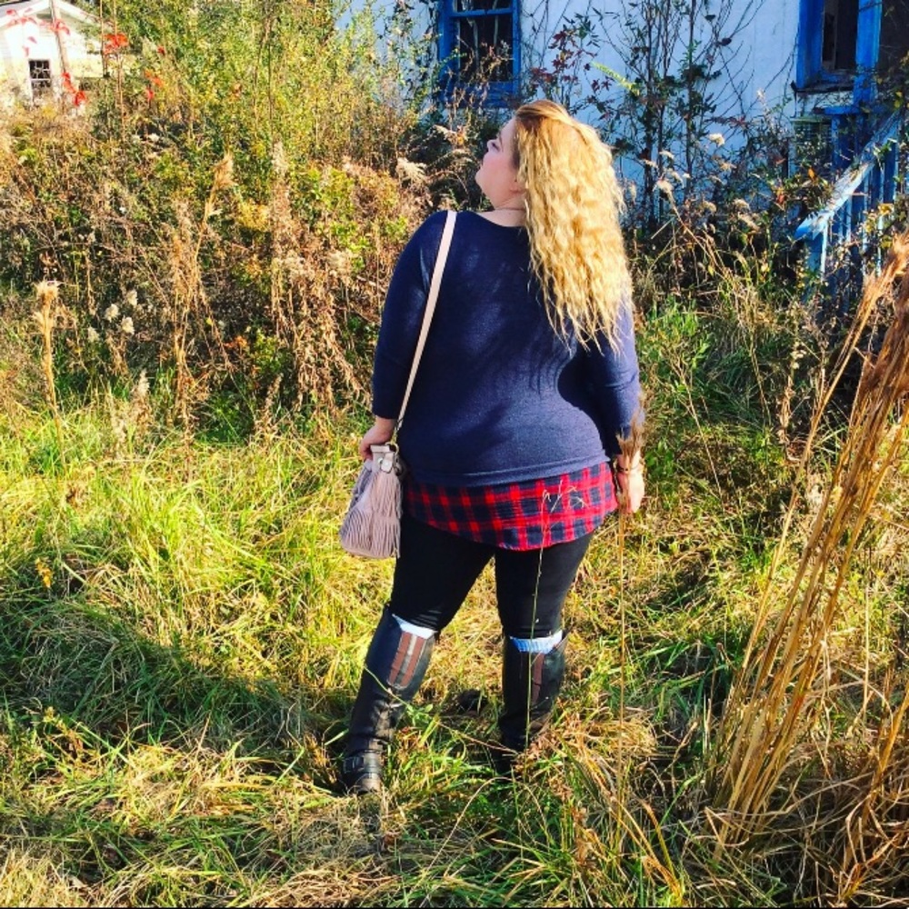 SOLD Potter’s Pot Navy Red Plaid Pullover Sweater - Picture 1 of 5